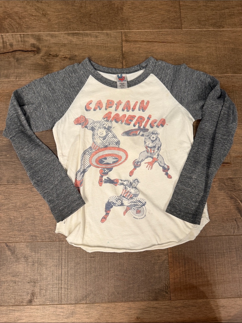 Junk Food Clothing Kids Captain America Raglan Tee - Gray & White